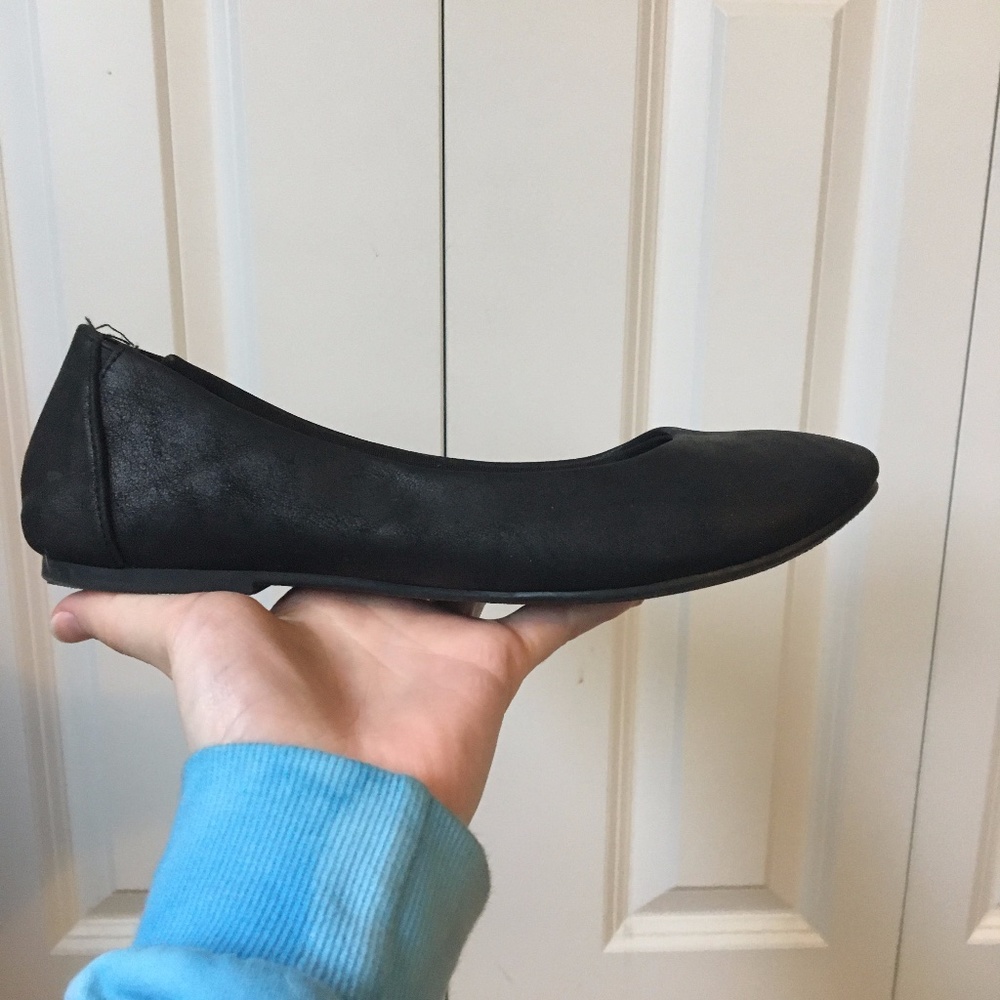Black Rounded-Toe Flats - Picture 2 of 5